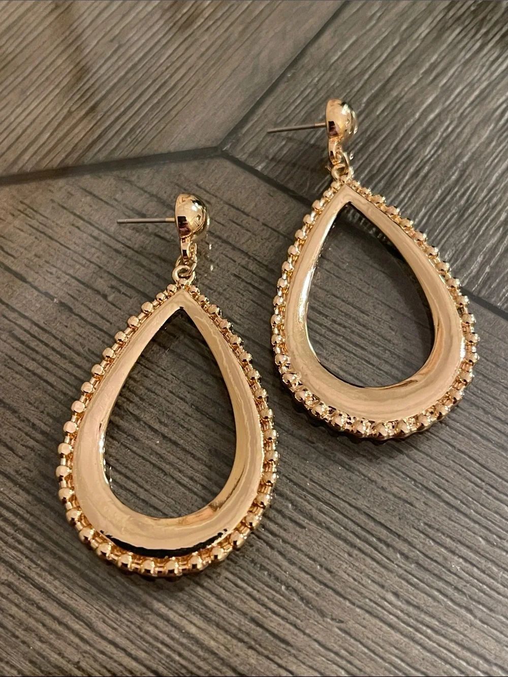 Vintage Style Gold-tone Open Teardrop Dangle Earrings with Beaded Edge